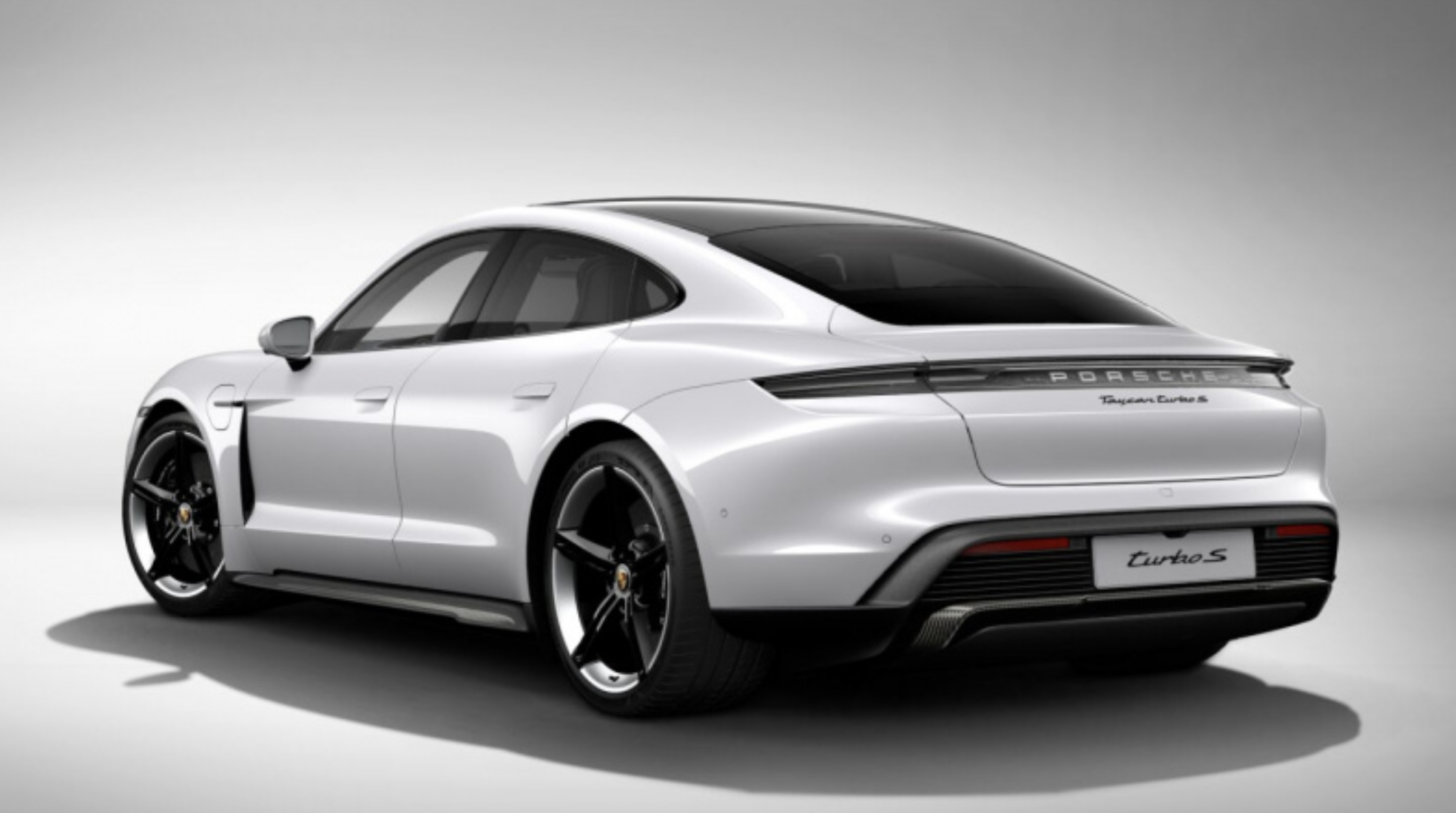 Porsche Taycan Turbo S | sportovní elektromobil | skladem | VIP sleva | nákup online | AUTOiBUY.com